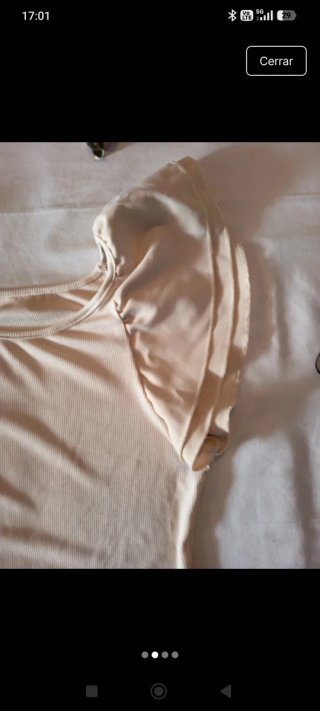 Camiseta beige volantes manga talla M de shein