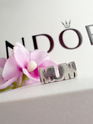 Charm Pandora MUM con circonitas