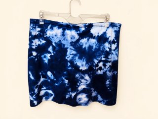 Falda corta efecto tie-dye