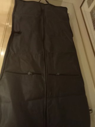 Fundas para trajes blancas y negras