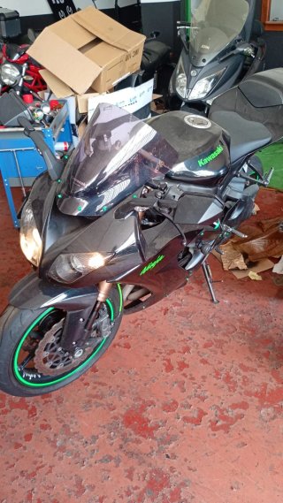 Kawasaki ZX10R 2008 Negra