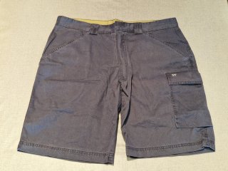 Pantalón Corto Gris. Talla 46