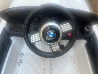 Coche eléctrico infantil BMW Z8 blanco