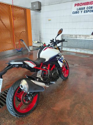BMW 310 R Naked Moto