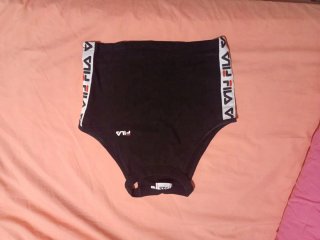 Top Fila Negro con Logo