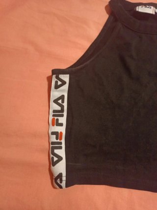 Top Fila Negro con Logo