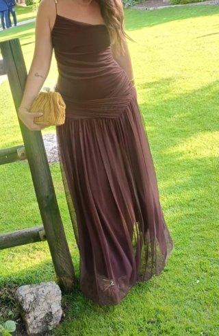 Vestido largo marrón para eventos de ésta tempora