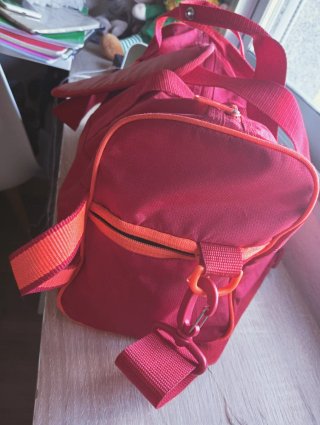 Bolsa deportiva Adidas pequeña roja