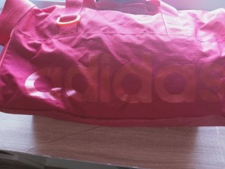 Bolsa deportiva Adidas pequeña roja