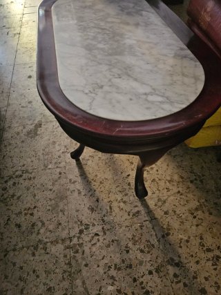 Mesa de centro ovalada mármol y madera