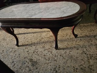 Mesa de centro ovalada mármol y madera