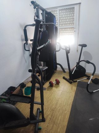 Elíptica, Bicicleta Estática y Máquina de Pesas