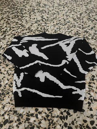 Jersey oversize blanco y negro Talla L