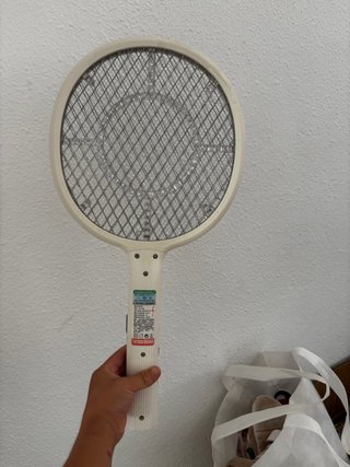 Raqueta Eléctrica Mata Mosquitos