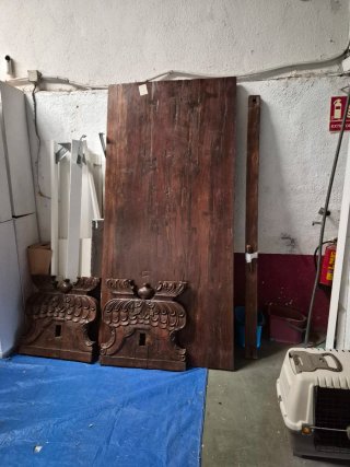 Tavolo in legno massello dall'India