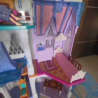 Castillo Arandelle Frozen XL con muñecas