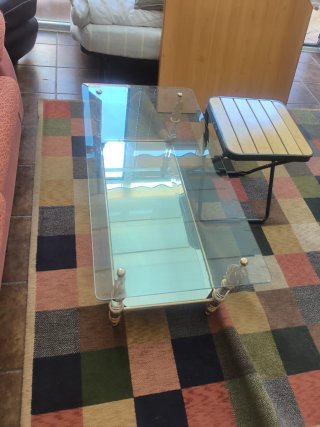 Mesa de centro cristal y metal dorado