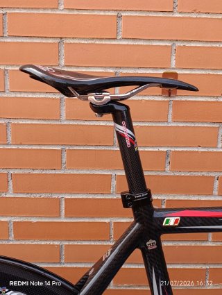 Cuadro + llantas COSTANTINO PROFESSIONAL Carbono.