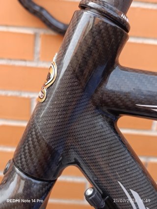 Cuadro + llantas COSTANTINO PROFESSIONAL Carbono.