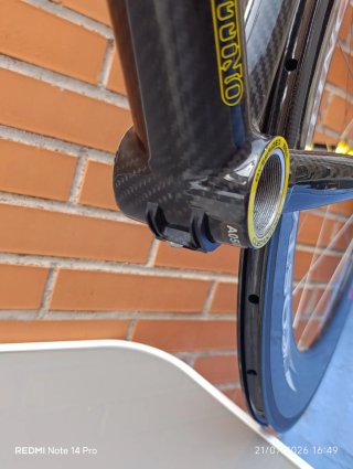 Cuadro + llantas COSTANTINO PROFESSIONAL Carbono.