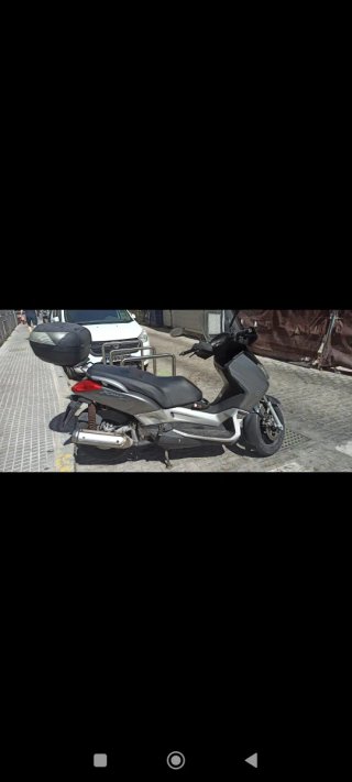 Yamaha XMAX 250 vendo o cambio