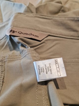 Pantalón corto Quechua beige. Talla 48