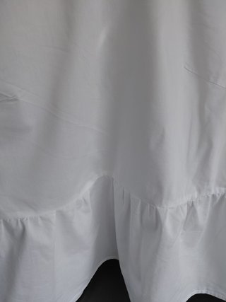 Blusa blanca con volantes