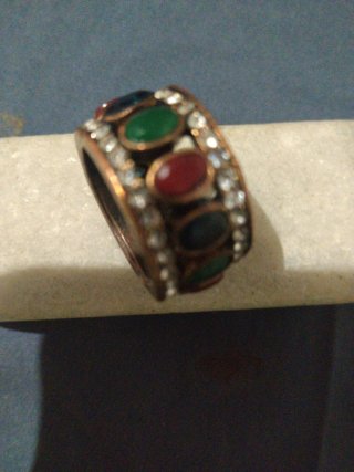 Anillo cobre piedras multicolor