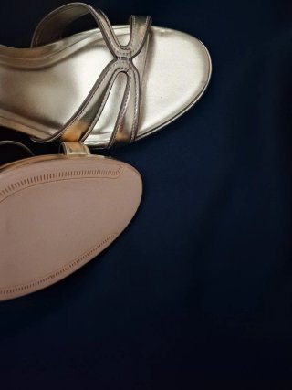 Sandalias Zara Tacon Dorado