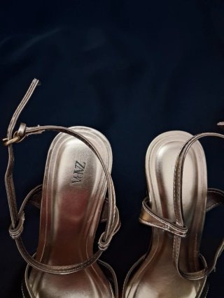 Sandalias Zara Tacon Dorado