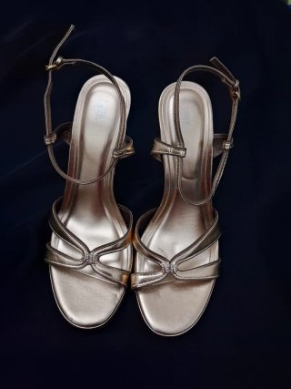 Sandalias Zara Tacon Dorado
