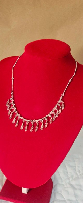 Collar de plata con cristales