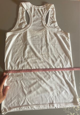 Camiseta tirantes chica con estampado
