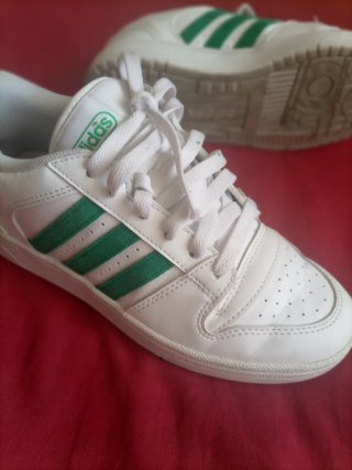 ADIDAS 37.5 DE PIEL EXCELENTE MODELO