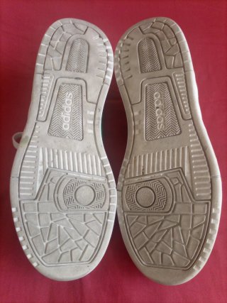 ADIDAS 37.5 DE PIEL EXCELENTE MODELO