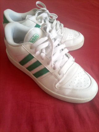 ADIDAS 37.5 DE PIEL EXCELENTE MODELO