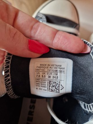 Converse Piel Tachuelas
