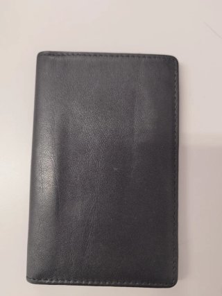 Cartera tarjetero de piel negra