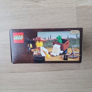 LEGO Adventurers 5903 Dino Island Johnny Thunder