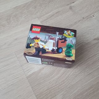 LEGO Adventurers 5903 Dino Island Johnny Thunder