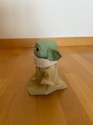 Bebé Yoda Animatrónico con Sonidos de bebe
