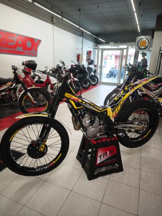 TRRS ONE R 300 2026 Arranque Botón