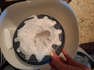 Papelera Tommee Tippee gris y blanco