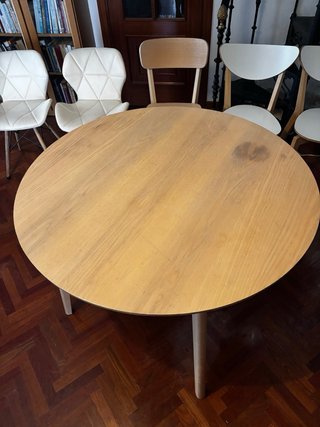 Mesa redonda madera Ikea Lisabo y 5 sillas