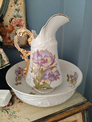 Set toeletta vintage in porcellana con fiori