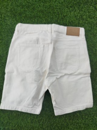 Bermudas vaqueras Mango blanco roto, talla 38.