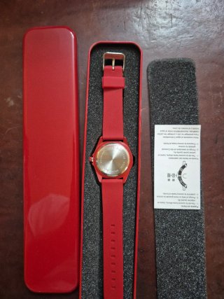Reloj deportivo rojo