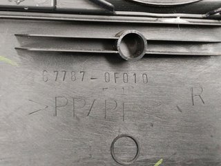 GUARNECIDO PUERTA TRASERA DERECHA TOYOTA COROLLA