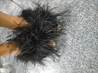 Sandalias cuña con plumas