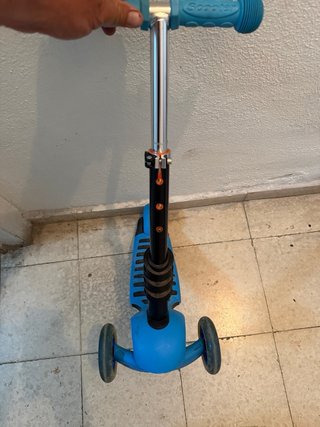 Patinete infantil 3 ruedas azul y naranja